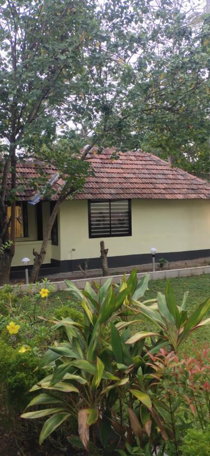 Savithri Inn Cottage Varkala Zewnętrze zdjęcie